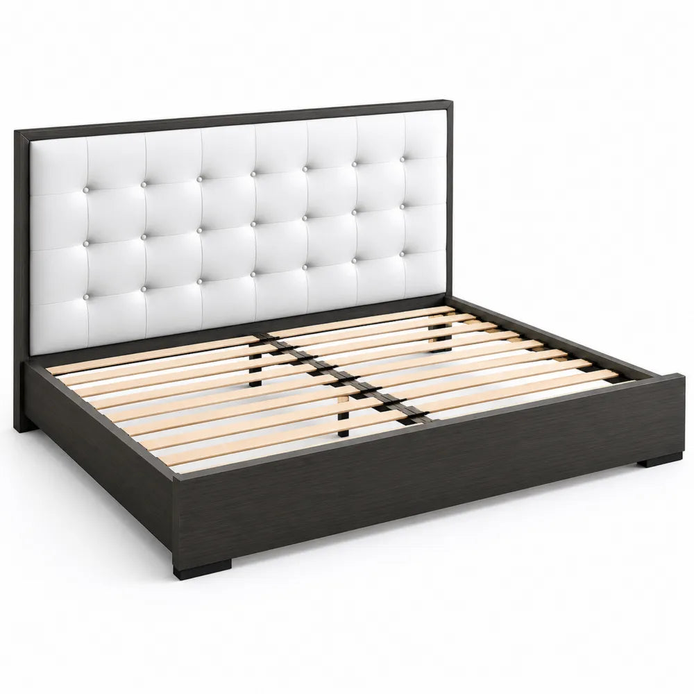 Letto matrimoniale in legno con testiera in eco-pelle bianca